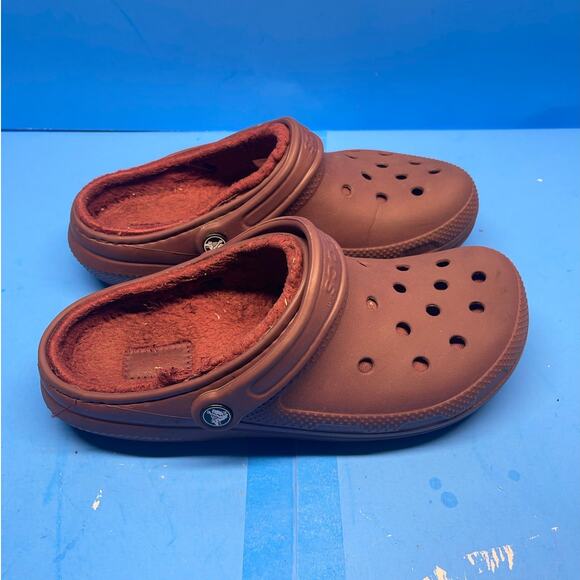 Crocs Unisex Maroon Cozy Soft Classic Fleece Lined Cushion Clogs Sandals W 9 M7 - Picture 2 of 6